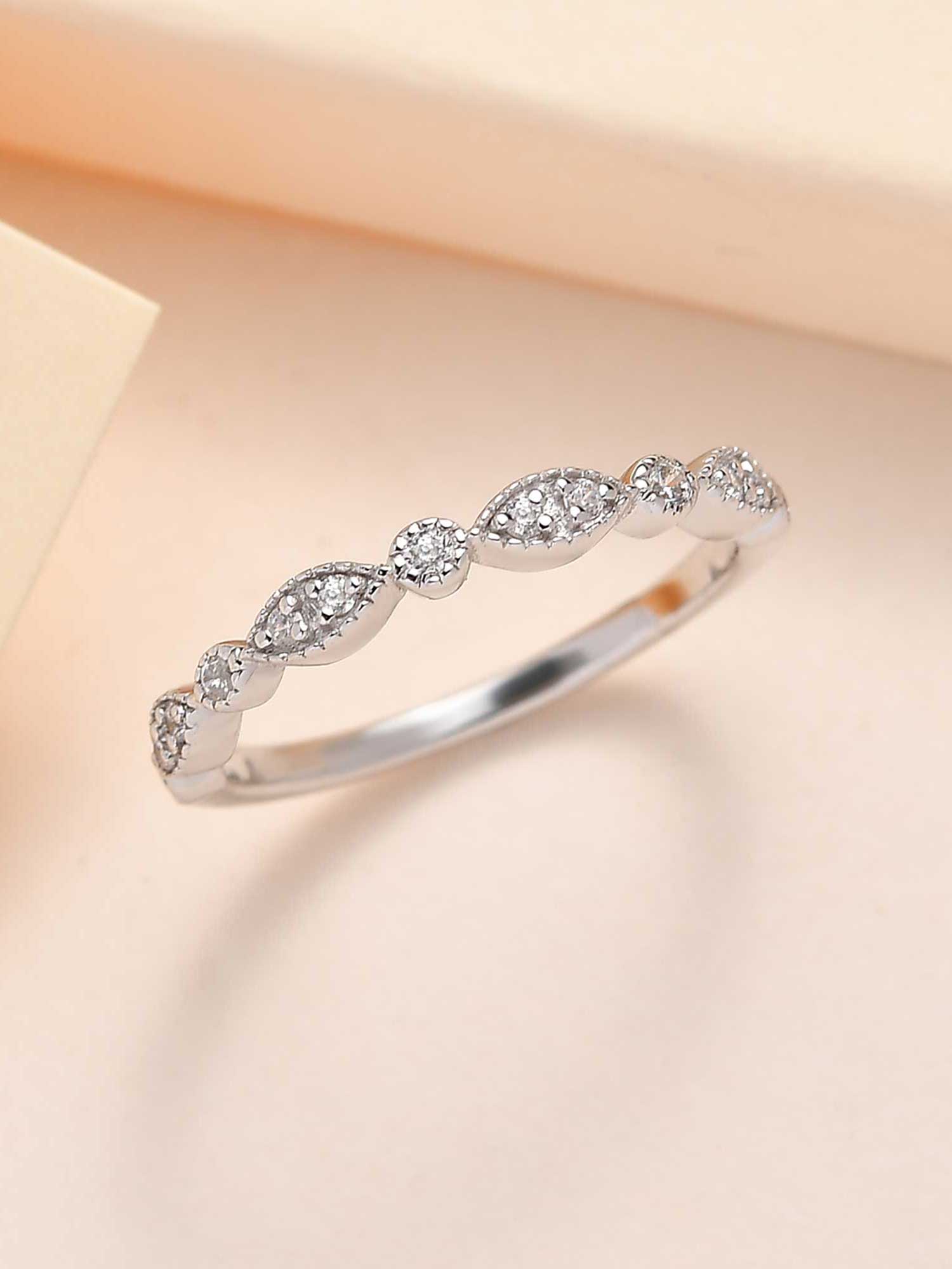 Chic Band Engagement Ring For Women