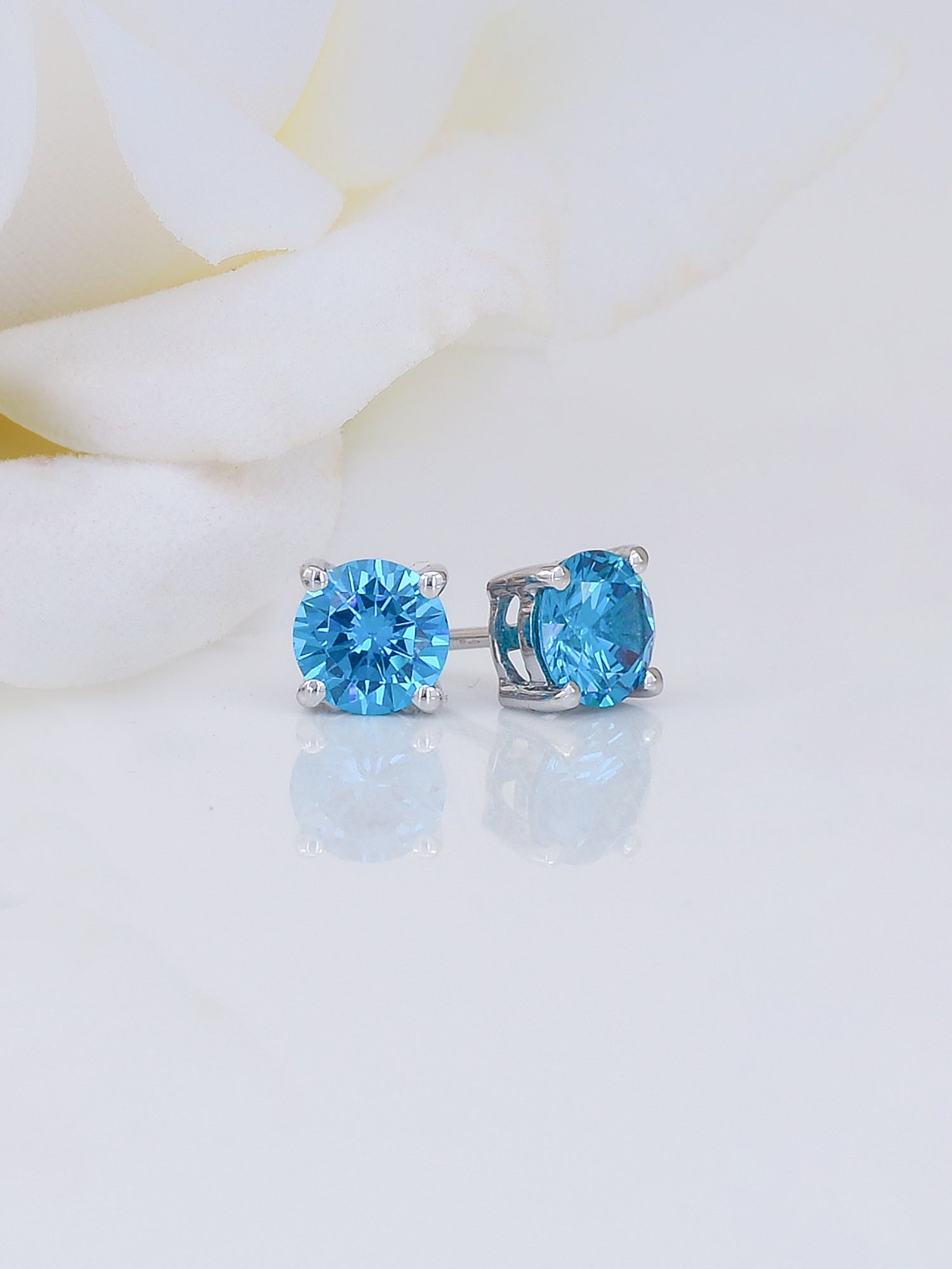 1 Carat Blue Topaz Solitaire Studs