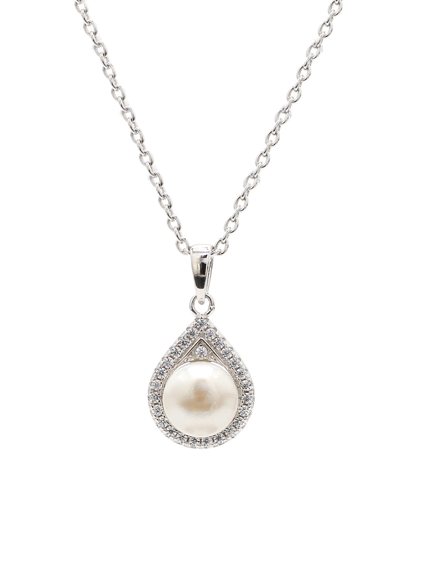 Pearl Pendant In Silver With Chain