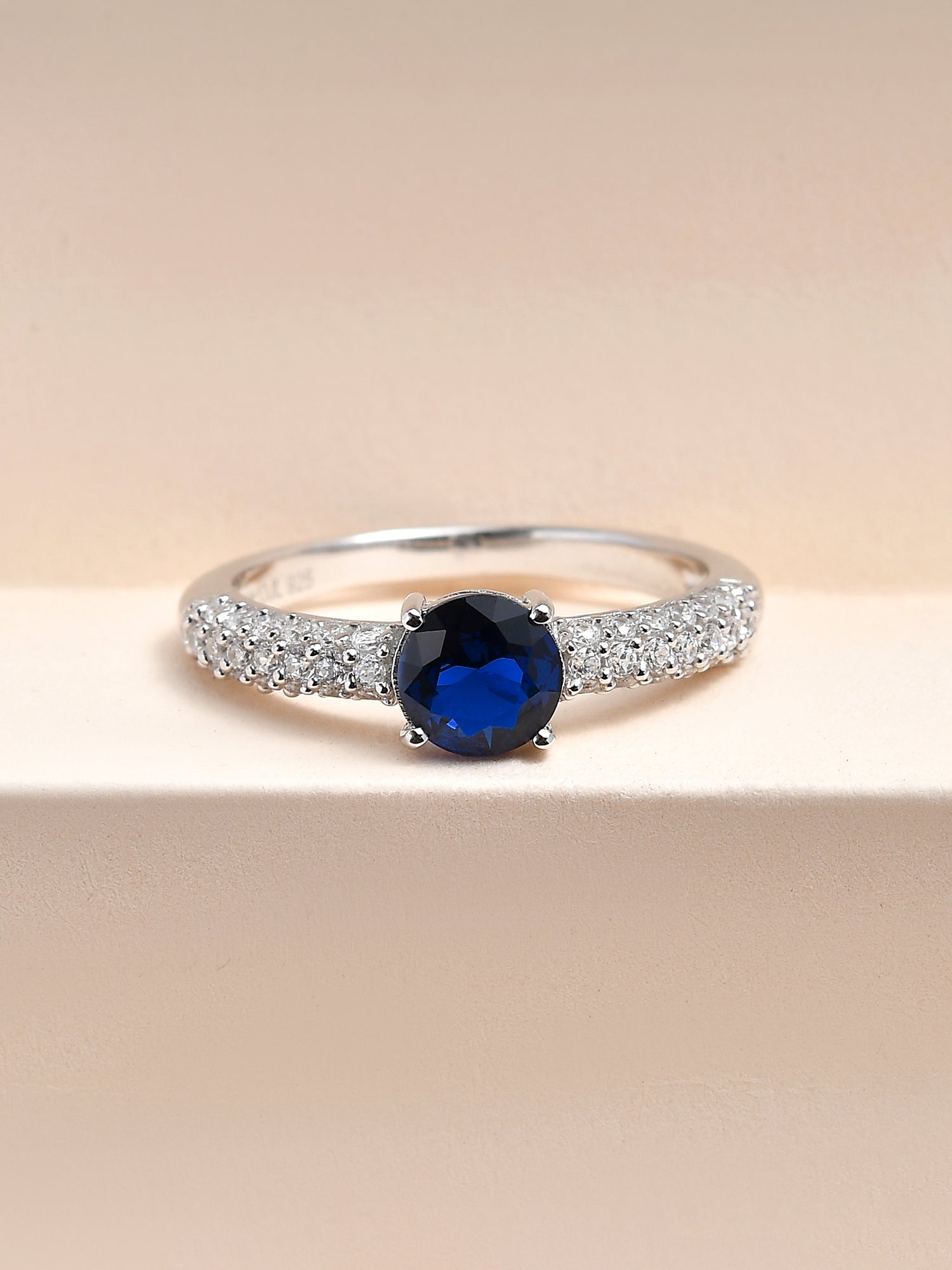 Ever So Sparkly 1 Carat Blue Sapphire Ring