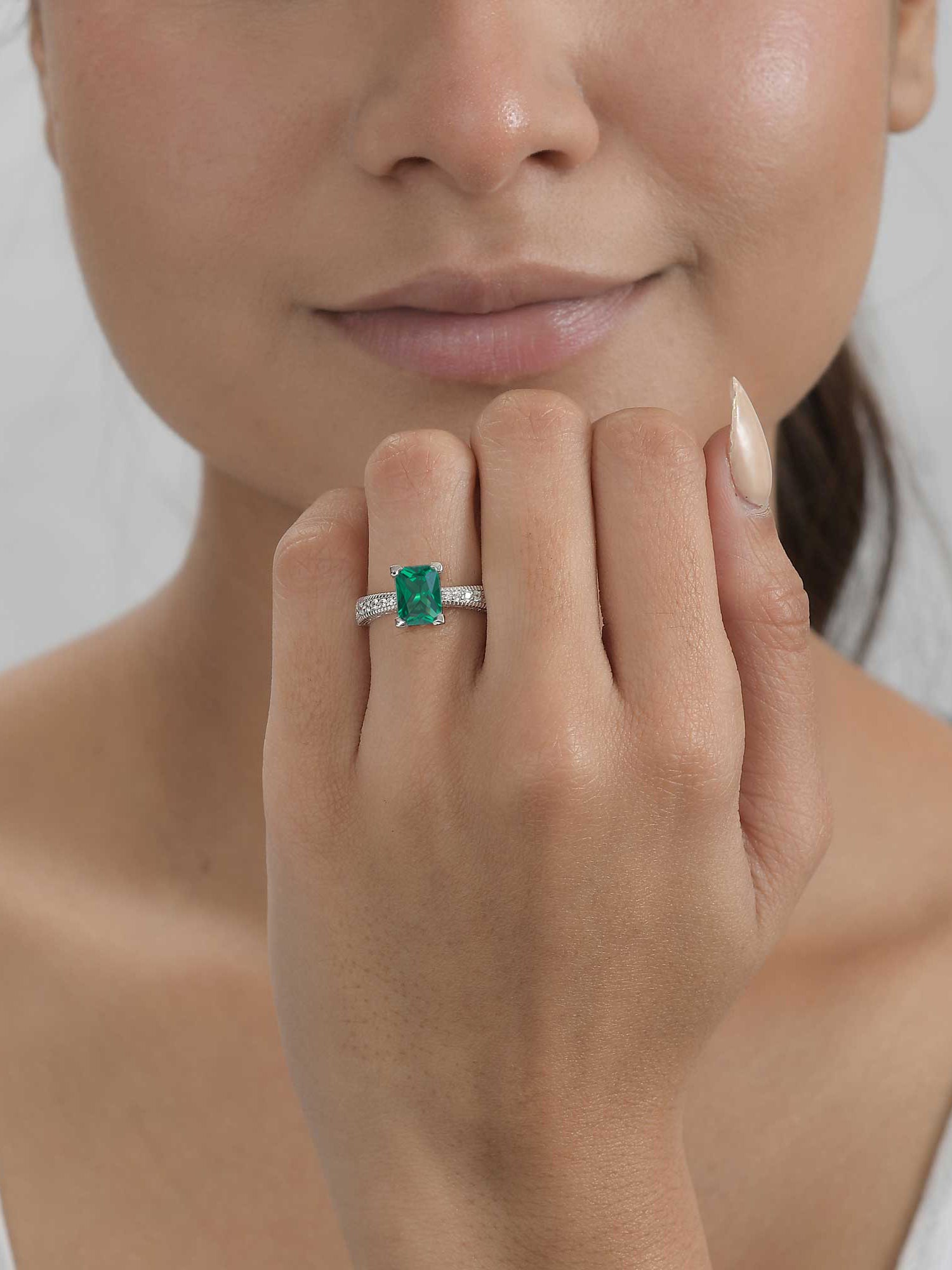 1.5 Ct Green Emerald Solitaire Ring in 925 Silver-1