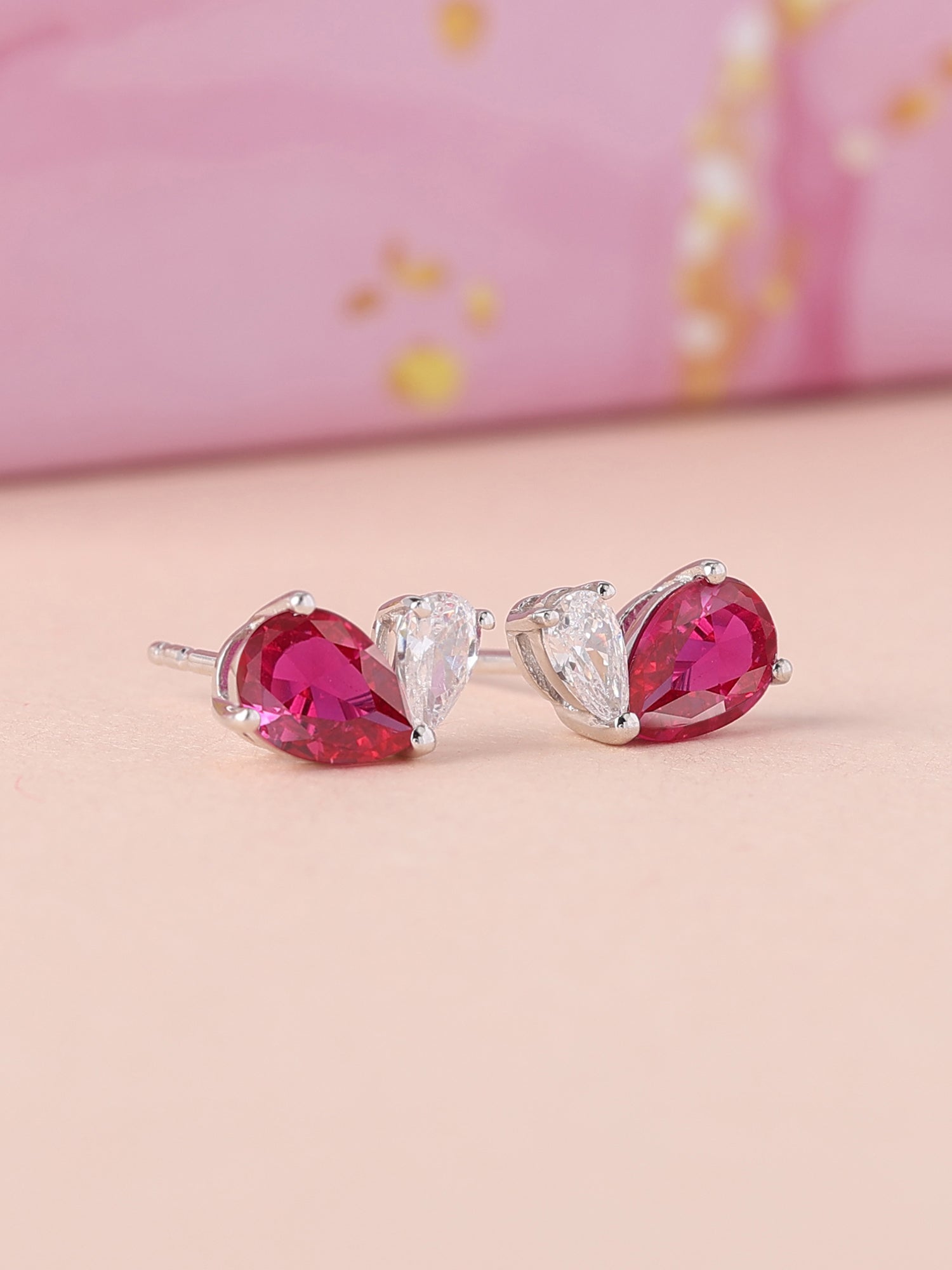 Red Toi Et Moi Earring For Women