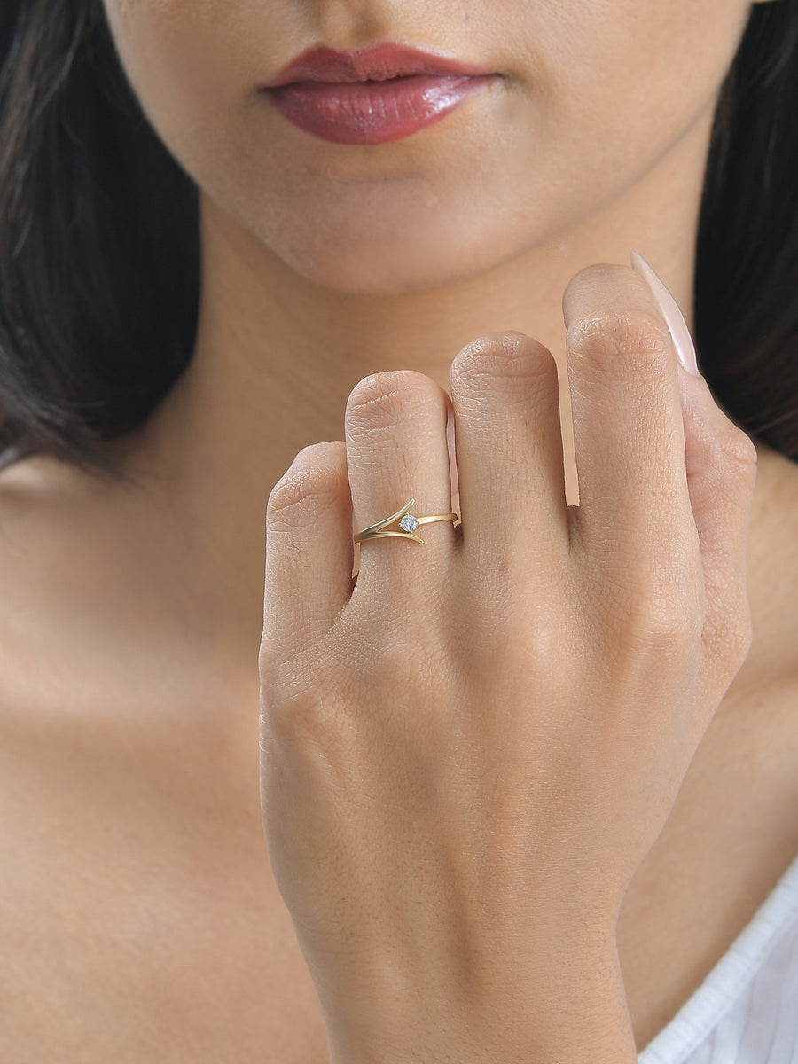 Sparkling Diamond Ring in Gold-1