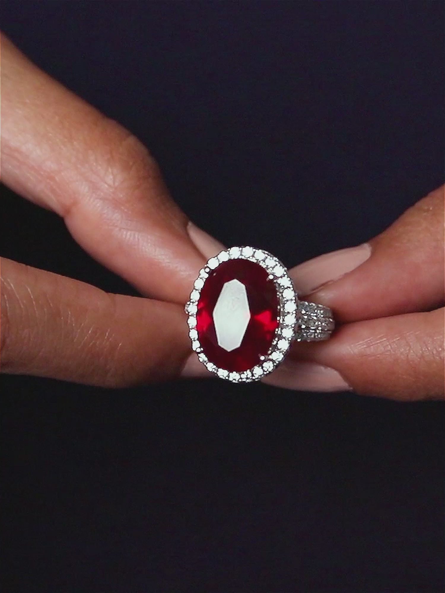 Glamm Ruby Oval Ring In 925 Silver