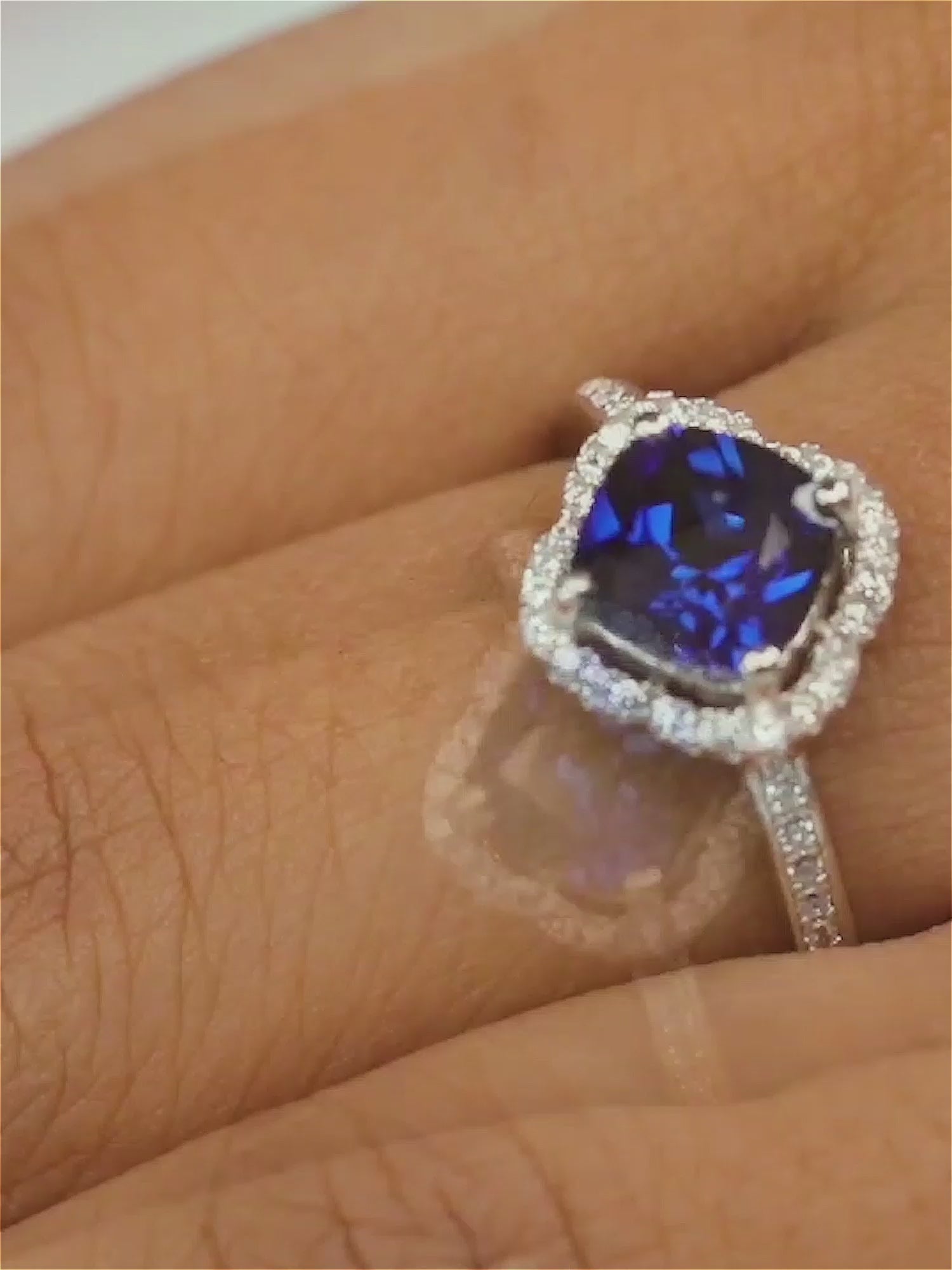 1.5 Carat Blue Sapphire Flower Halo Ring For Women