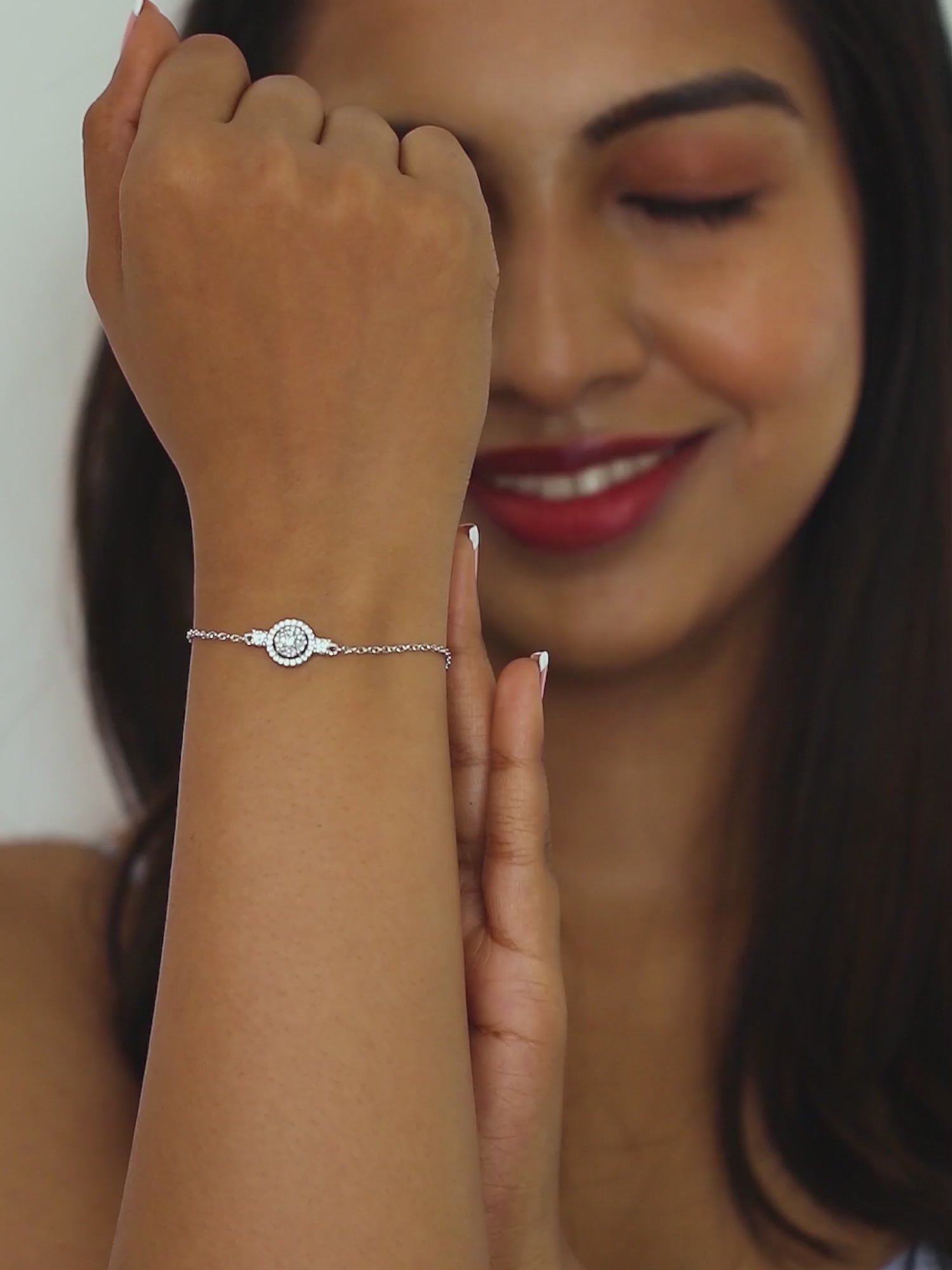 925 SILVER HALO DESIGN BRACELET FOR WOMEN Media