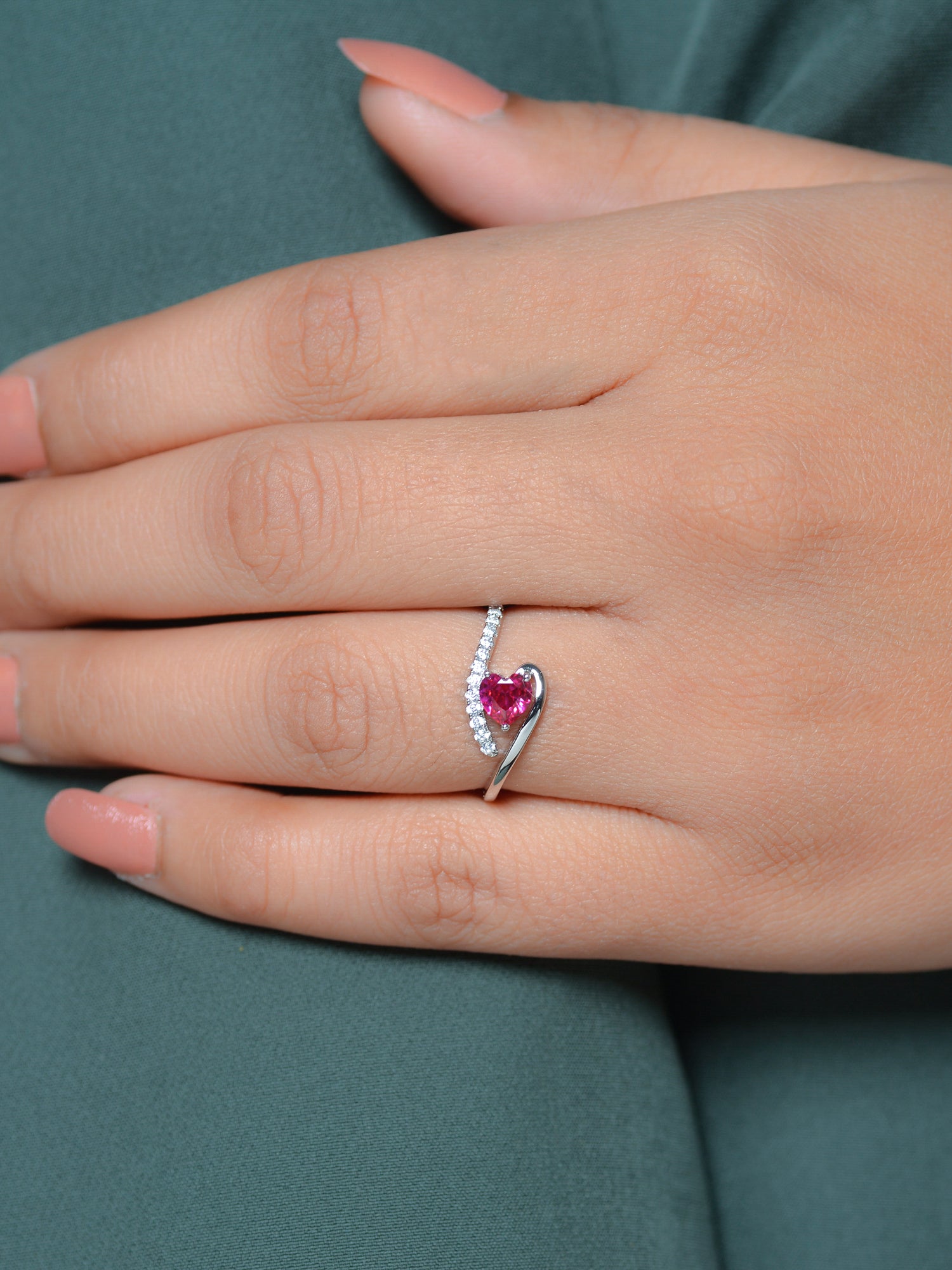 Red heart clearance ruby ring