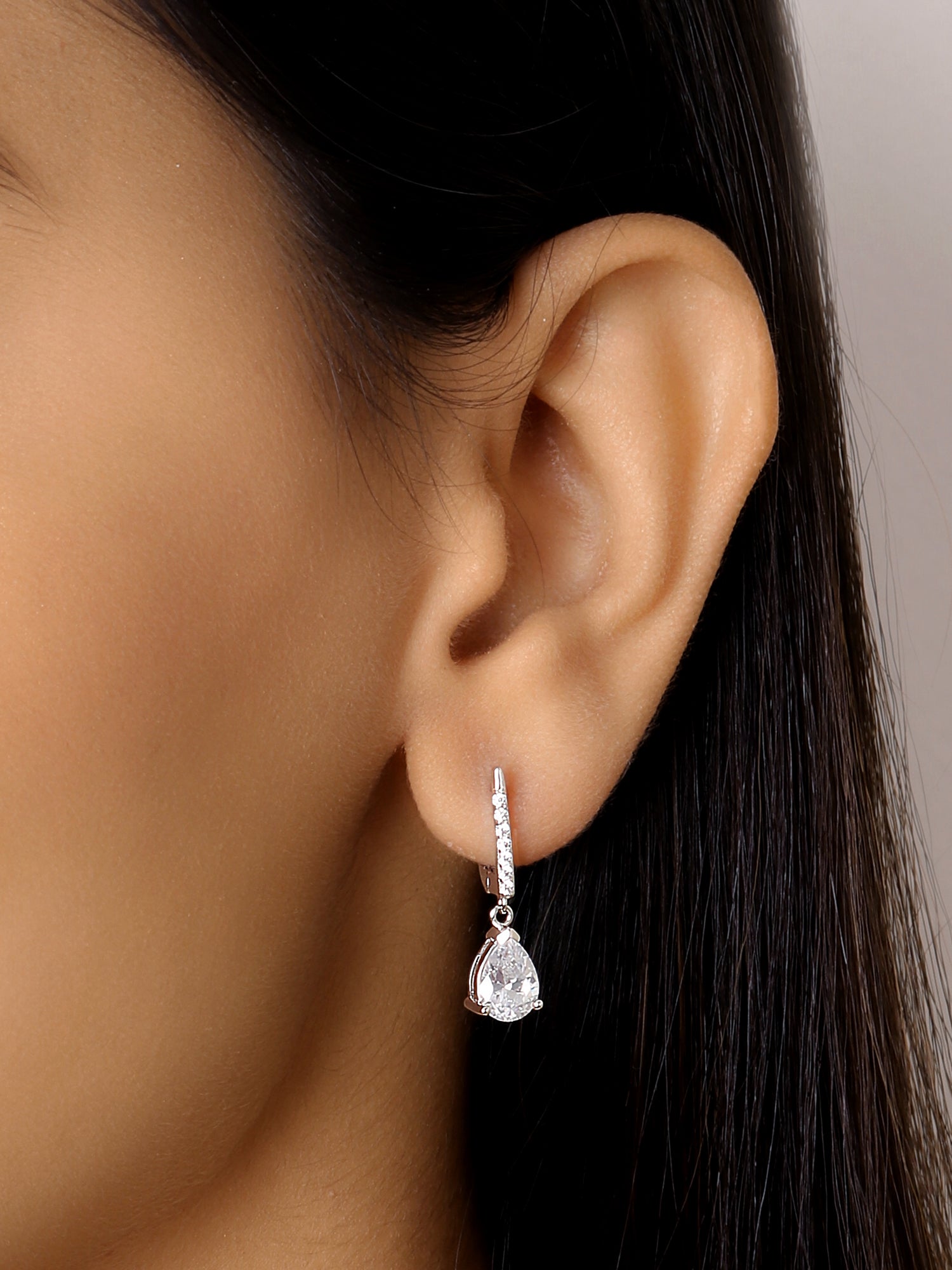 Aggregate more than 91 diamond dangle earrings on sale latest