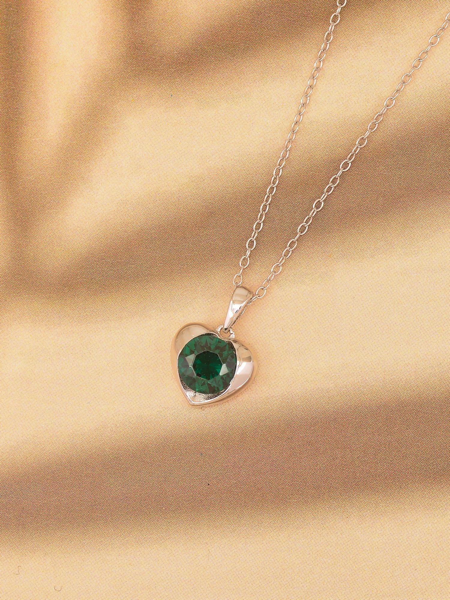GREEN HEART LOVE PENDANT WITH CHAIN-1