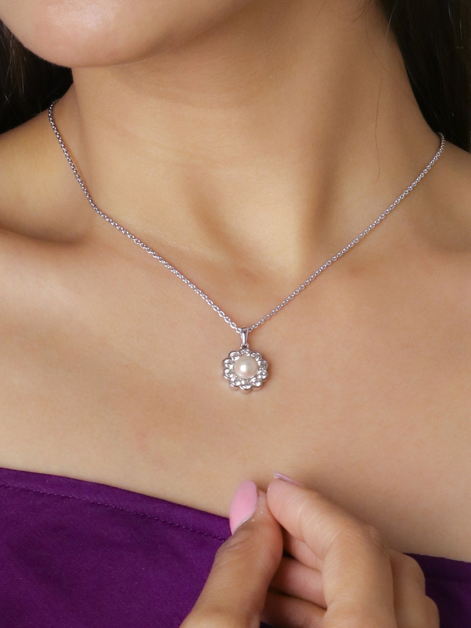 FLOWER PURE PEARL NECKLACE WITH CHAIN