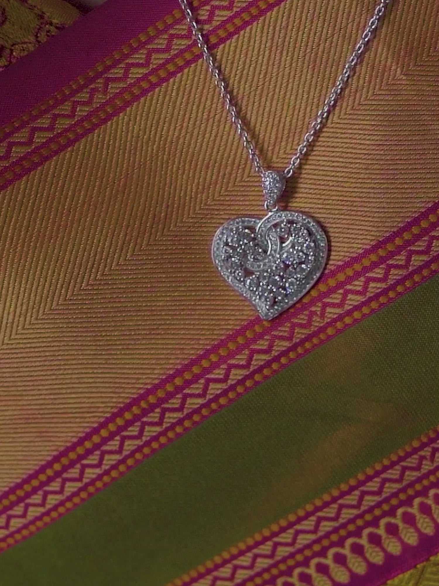 ROMANCE THY HEART NECKLACE IN 925 SILVER-6